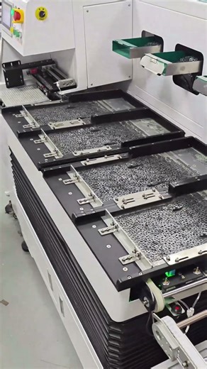 #varistor #electroniccomponents #factoryautomation #sortingmachine #smartmanufacturing