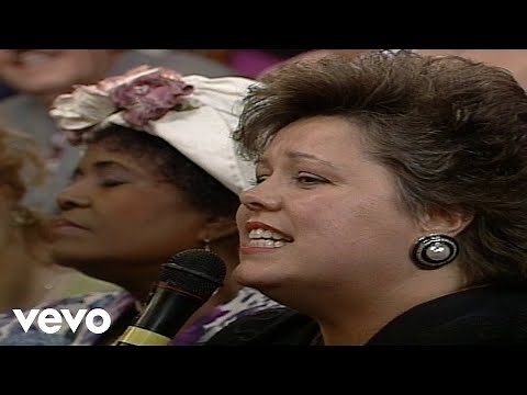 Bill & Gloria Gaither - God Leads Us Along [Live] ft. Sue Dodge