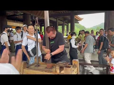 清水寺 弁慶の錫杖 持ち上げてみた2 kiyomizudera temple