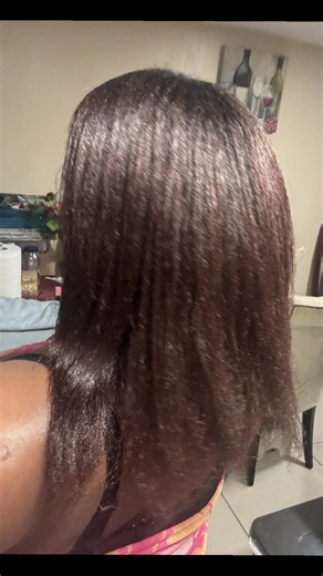 I’m so proud to see myself loving my hair as someone who was bullied into getting a perm and thinking that looser curl patterns were the “good” textures. And shrinkage in 4c hair goes crazyyyy !!! #stopthestigma #blowdriedhair #naturalhair #hairpositivity