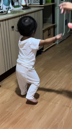 ey!! 🤣 #ebatadandancechallenge #babydance