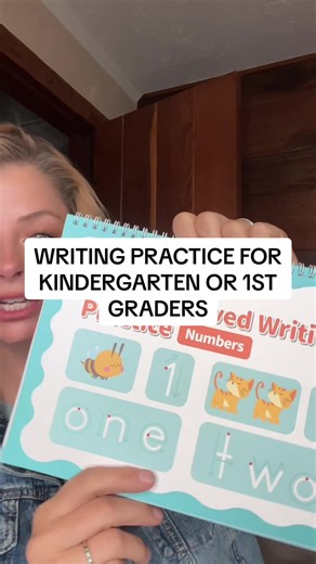 Reusable writing notebooks are perfect for homeschoolers or anyone just wanting to help their kid improve their kids writing. #homeschool #homeschooling #homeschooler #homeschooltips