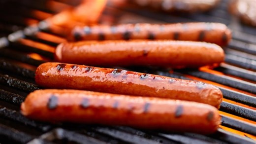 Chef reveals one mistake everyone makes when grilling hot dogs