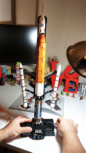 NASA Artemis Space Launch System Rocket (LEGO TECHNIC 42221) #lego #unboxing
