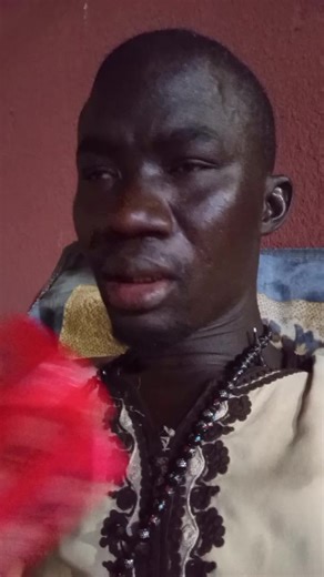 Vidéos de Mbaye Niasse (@serignembayeniasse) avec son original - Mbaye Niasse