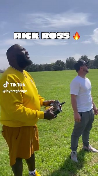 Insane RC Pylon Racers: A Thrilling Hobby Experience