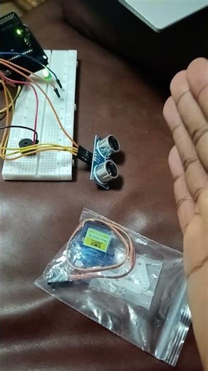 Simple project with Ultrasonic Sensor! #arduino #robotics Don't forget to like,share,and subscribe!