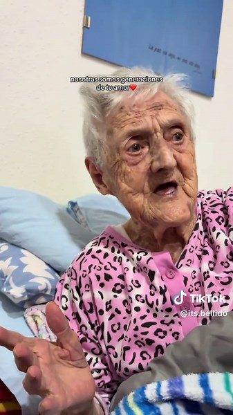 del 26/07/1926 casi 100 años mi bisabuela, la que ha dejado un legado lleno de amor, respeto y alegría. Te quiero✨