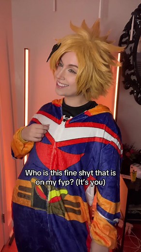My Hero Academia Cosplay: Kaminari in Action