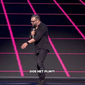 19K views · 138 reactions | Amsterdam, ik ben niet zo'n goeie papa... 來 Op 23 april kom ik naar De Kleine Komedie met mijn nieuwe show 'Wake Me Up When It's Over'. Dit is wat je krijgt wanneer je een comedian twee jaar lang opsluit in zijn eigen hoofd! Kom het vooral zelf ontdekken. ️ Tickets zijn verkrijgbaar via www.alexagnew.be | Alex Agnew | Facebook