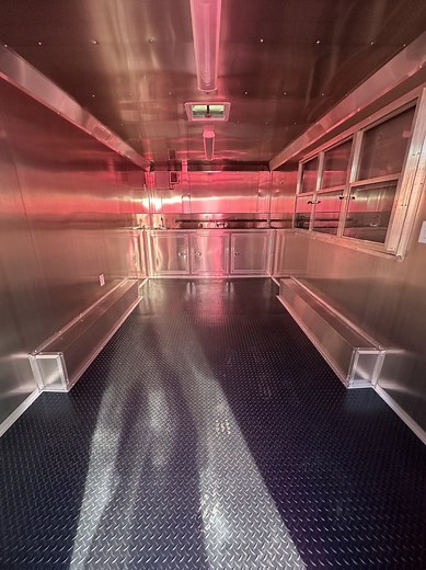 ❤️ 8.5x16TA RED CONCESSION TRAILER 💪 Compact, powerful, and ready to serve anywhere! 📏 16ft enclosed tandem-axle setup — stable, smooth & easy to tow 🍟 Serving window power-ready interior for all your cooking gear 🎨 Bright red finish that turns heads at every stop 🔥 Perfect for food, drinks, desserts, or event vending 💪 Built tough. Ready for business. 📍 South GA | 💬 Message for pricing, delivery, & financing options! #ConcessionTrailer #FoodTrailer #RedHotRig #BixlersCargoCo #GeorgiaTra