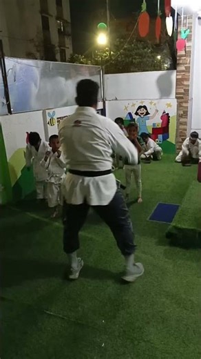 Live highlight karate class