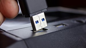 ¿Cómo conectar un monitor a una PC por USB?