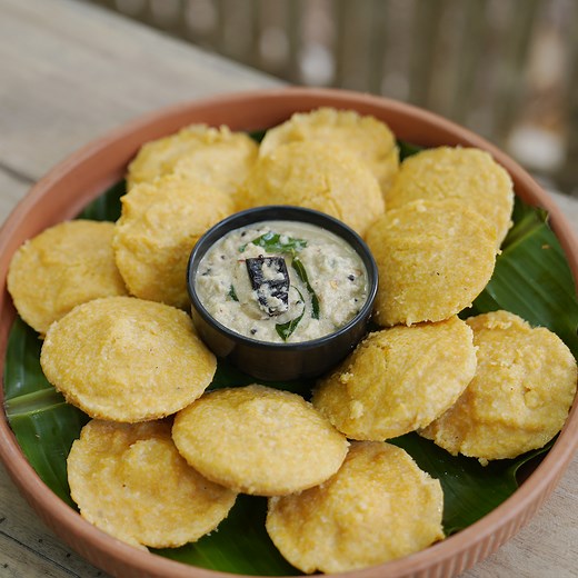 South Indian - Healthy Carrot Idli | Soft & Fluffy Breakfast Recip ingredients Carrot - 2 nos Urad Dal - 1/4 cup Rice - 1 1/2 cup Fennugreek seed - 1/2 tsp Salt - 1 or 2 tsp Oil - 1 or 2 tsp Method Take a bowl add urad dal and rice . Add water and soak them well . Drain and set aside. Then grinded them well to form a smooth batter. Set a side and fermented them well. Then peeled the carrot and wash them well. Grated the carrot and set aside. Then grinded the grated carrot into fine paste and set