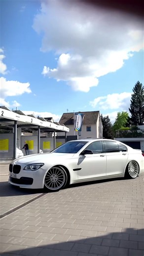 استكشاف تكنولوجيا BMW F01 مع Hamann
