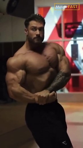 Best Chest Workout: Chris Bumstead