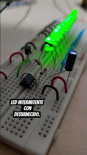 Led intermitente con desvanecido usando IC 555 , leds verdes , transistor BC547 #flmcircuits