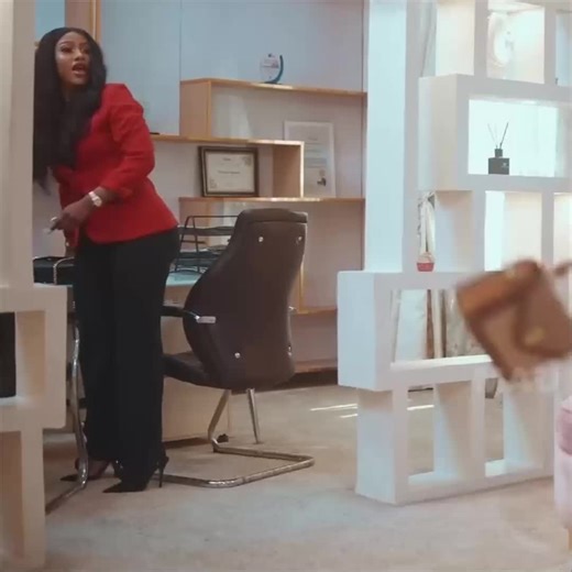 Vacation glow is one thing, but the real conversation starter is apparently a highly sought-after PA named Dream who was allegedly ordered from eBay! 😭 Maurice Sam and Mercy Eke absolutely kill this chaotic, hilarious dialogue exchange. From keeping up with Nigeria to demanding a tall glass of dream, this energy is contagious. Which line hit you the hardest? 😂 #OfficeHumor #Banter #FunnySkits #MercyEke #NigerianComedy