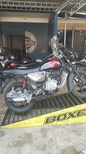 Ritmo en Moto Boxer BM 150 en Bolivia