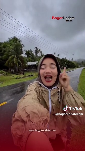 MOMEN KOCak! Wanita Ini Sebut Kopdes Sudah Ada di Bikini Bottom, Tepatnya Pulau Simeulue ACEH – Sebuah momen kocak viral di media sosial setelah seorang wanita menyebut Koperasi Desa/Kelurahan Merah Putih (Kopdes) sudah ada di “Bikini Bottom”, tepatnya di Pulau Simeulue. Pernyataan tersebut mengundang perhatian warganet karena Bikini Bottom dikenal sebagai kota fiksi tempat tinggal SpongeBob SquarePants. Penyebutan lokasi itu pun memancing beragam komentar dan candaan di media sosial. Menurut ka