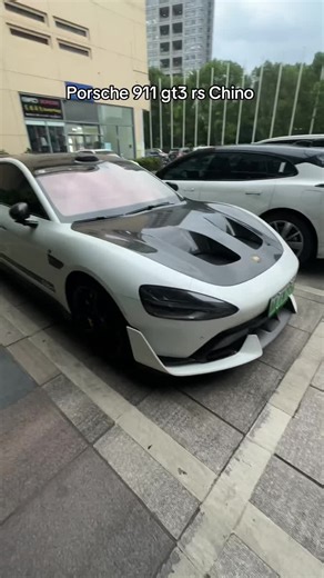Exploring the Porsche 911 GT3 RS: A Chino Perspective