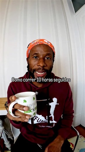 Primeira vez que fiz este desafio, acho que foram 12 horas, salvo o erro foram 250 voltas... Mudamos o formato para 10h na verdade acho que foi ideia da @inesccgandrade 🙏🏽 No entanto apesar de fazer provas longas em trail, fazer em estrada exige um outro trabalho físico e mental... Vamos falar sobre o tema? #ultrarunning #alimentaestacorrida2025 #run #solidariedade #comida | Helio Fumo