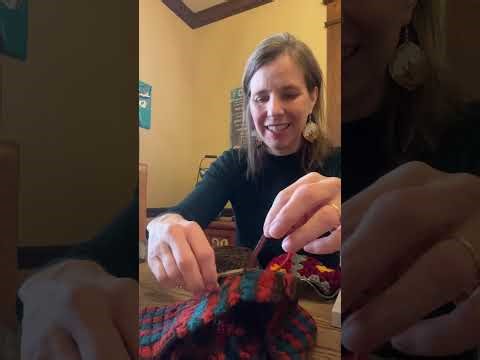 How to fringe a scarf and starting a blanket border!!!!