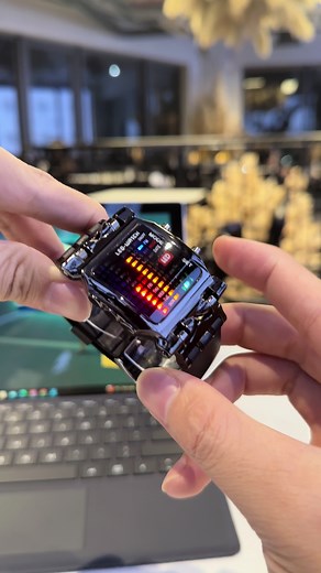 Trải nghiệm xem giờ độc đáo với mẫu Led watch 2024 . Thiết kế thời trang , sang trọng !