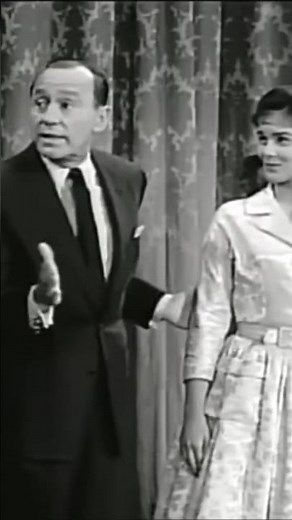 George Burns has Jack Benny set the scene for Ann-Margret #funny #comedy #classictv #annmargret