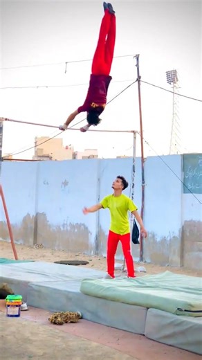 gymnastic horizontal bar training