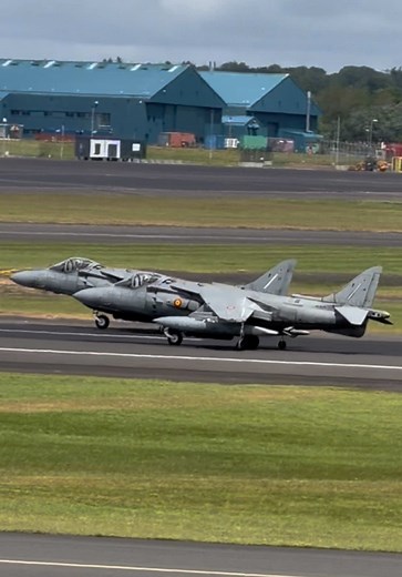 4x AV8B Harriers take off in pairs at Prestwick Airport