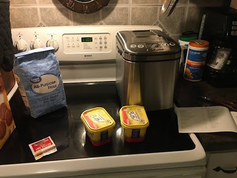 My First time using Cuisinart Bread Maker 2lb Loaf Compact Automatic all the steps shown CBK-110