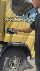 Bedanya coolant khusus heavy duty apa? Produk Prestone Command dirancang khusus untuk mengoptimalkan kinerja mesin tugas berat di berbagai spektrum aplikasi on-road dan off-road. Selain itu Prestone Command memiliki kandungan antir karat lebih tinggi jadi pastinya radiator truk kamu lebih terlindungi #heavyduty #trukmaniaindonesia #truk #truklovers #alatberat | Prestone Indonesia (Cooling System Products)