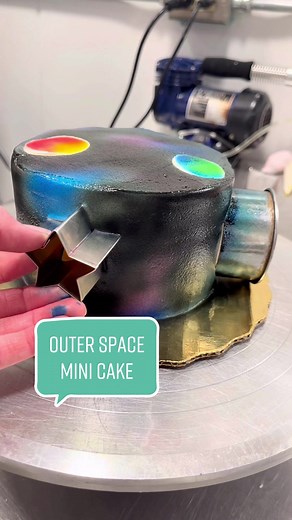 Outer Space Mini Cake Series for Kids' Birthday Ideas