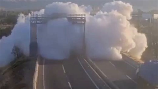 Footage shows gas cloud engulfing Chile highway after tanker explosion