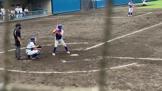 当たってもないのに折れたwww #大学野球 #木製バット #初めて見た #バッターパーティーピーポー