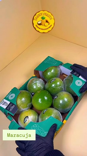 ✨ Maracuja-Moment! ✨ So frisch, so saftig, so unglaublich aromatisch! 😍💛 Die leuchtend orange Frucht ist nicht nur ein Genuss für die Sinne, sondern auch ein echter Frischekick – perfekt für heiße Tage oder als natürlicher Energizer zwischendurch. 🥭⚡️ 🌱 Warum Maracuja so gesund ist: • Reich an Vitamin C – stärkt dein Immunsystem • Voller Antioxidantien – schützt deine Zellen • Natürliche Ballaststoffe – gut für Verdauung & Sättigung • Magnesium & Kalium – unterstützen Nerven & Muskeln Ob pur