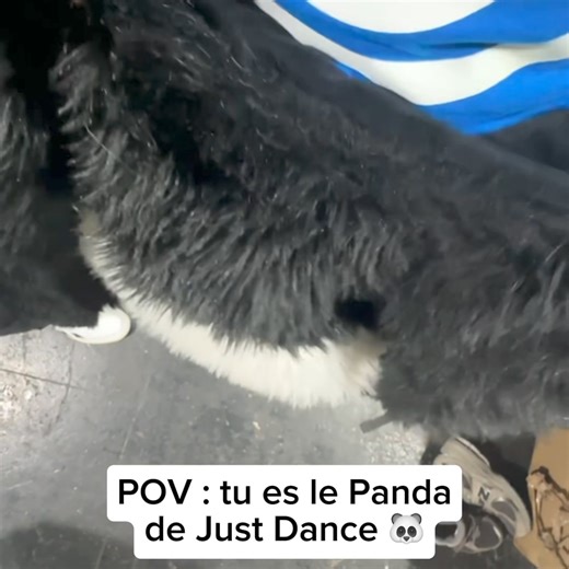 Notre Panda a une morning routine un peu particulière à la Paris Games Week 👀😂 | Just Dance
