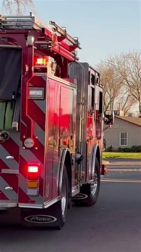 Modesto Fire Dept. Engine 3 responding code 3! #firetruck #firefighter #fireservice