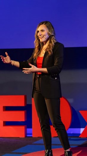 👉🏻 Take control of your life and power. Start "unsubscribing" to reclaim your time and energy, and open yourself to life's exciting opportunities. Jules Schroeder, host of the Unconventional Life podcast, has built a global community worldwide. 🌐 From her entrepreneurial path — starting with house painting and later launching a successful online course on self-publishing—to becoming a UN Global Ambassador and Forbes 30 Under 30 honoree. After a near-death experience, she embraced a life of he