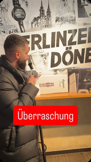 Berlinzer Döner on Instagram: "🎉🎂 1. GEBURTSTAG – BERLINZER DÖNER 🎂🎉 📅 10.01.2026 Berlinzer Döner feiert 1 Jahr – und ihr feiert mit uns! 🥙🔥 🎁 GEWINNSPIEL So machst du mit: 1️⃣ Folge @berlinzer_doener 2️⃣ Markiere 3 Freunde 3️⃣ Teile den Beitrag in deiner Story 🎉 Auslosung per Zufallsgenerator am 11.01. 🚓🚑🔥 SPECIAL FÜR HELDEN DES ALLTAGS Polizei, Rettungskräfte & Feuerwehr ➡️ GRATIS ESSEN von 11:00 – 17:00 Uhr ⚠️ Gilt nur für berufstätige Einsatzkräfte (keine Zivildiener). Dienstausw