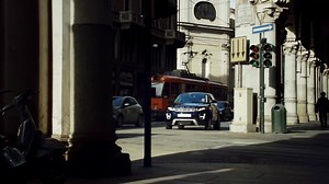 스타일리시 프리미엄 SUV 2019 레인지로버 이보크를 가장 합리적으로 만나는 방법 지금 영상으로 만나보세요! RANGE ROVER EVOQUE 시승 신청하기: https://lrdxforms.landrover.com/lr-ko-kr/servlet/SmartForm.html?formCode=lr-td-kr-kr #RANGEROVER #EVOQUE | Range Rover