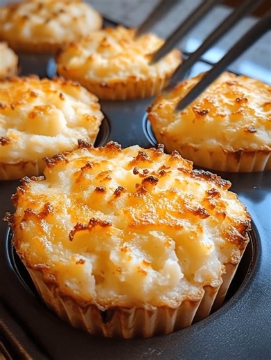 Mashed Potato Muffins - Don't LOSE this recipe! Ingredients: 3 cups leftover mashed potatoes (See Kelly’s Notes) 1 large egg 1 cup shredded cheddar cheese, divided 3 Tablespoons chopped fresh chives, divided Must express something to keep getting my recipes.... Thank you. Full recipe in first comment 👇 | My Heavenly Recipes