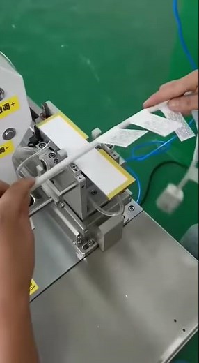 Flag sticker label applicator for fiber optic cables
