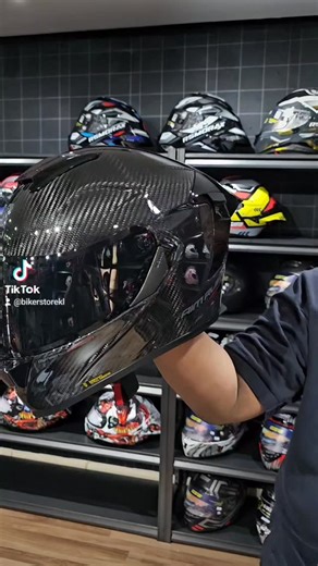 Biker Store KL on Instagram: "Thanks bossku support🙏🏻🙏🏻🙏🏻 ‼️Promotion Price @RM899 Only‼️ ‼️Promotion Price @RM899 Only‼️ ‼️Promotion Price @RM899 Only‼️ Aim Rush Carbon Full Face Helmet Harga #BikerStoreKL @RM1199 Shopee Biker Store KL👇👇👇 https://shopee.com.my/bikerstorekl?smtt=0.0.9 Catalogue Whatsapp👇👇👇 https://wa.me/c/60126446959 🇩🇪Designed & manufactured with advanced German technology 🇩🇪 ✅Weight 1400 +/- 50g ✅ECE & DOT certified ✅Washable padding ✅Aerodynamic shell ✅Coolmax