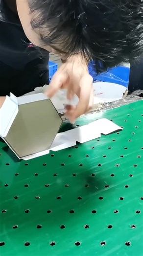 Superman on Instagram: "Factory daily! How to make a handmade hexagon box? #factory #giftbox #box #package #diy"