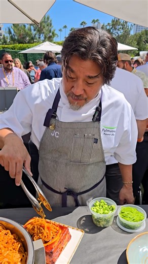 We marked National Tofu Day on September 1st with two exciting tofu dishes from Chef Edward Lee and we’re still thinking about them. Take notes as he reimagines tofu classics, including his legendary noodle dish, featured on the Netflix show Culinary Class Wars. https://bit.ly/3PsGYl1 | Pulmuone_USA