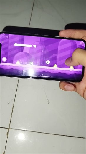 geometry dash in iPhone xs