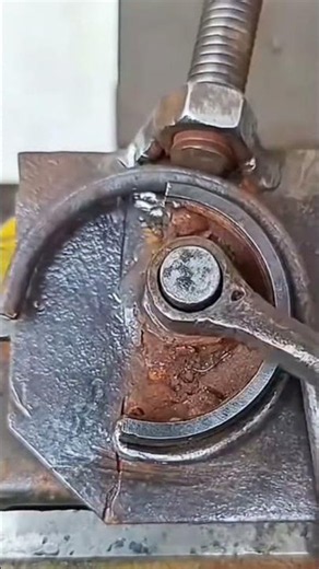 How to build and use a manual metal bending tool easily