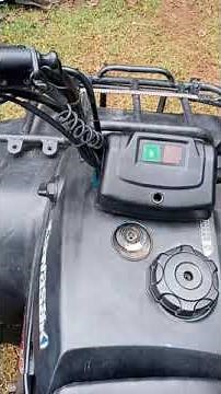 1997 Kawasaki bayou 220 Start up and rev.